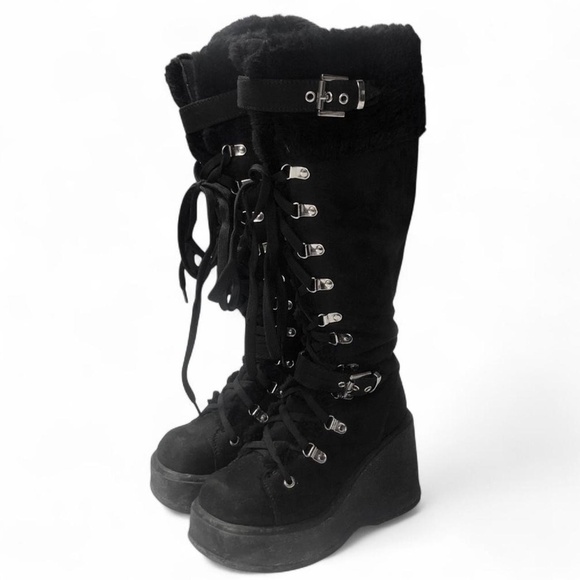 Vintage Black Platform Snow Boots - Picture 1 of 6